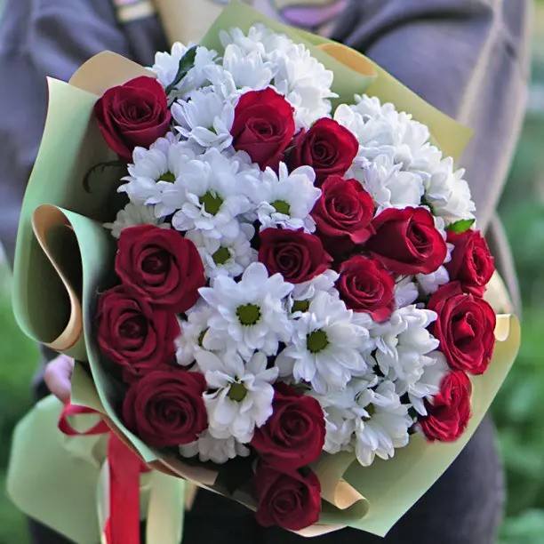 Krmz Gller Papatyal Buket